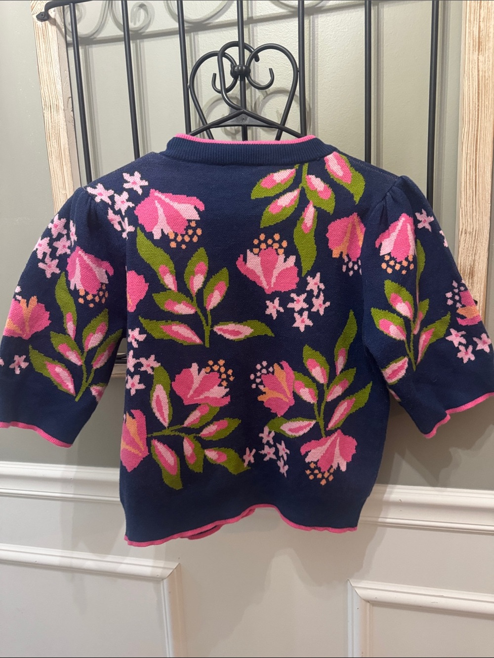THML Navy Sweater with Pink Floral Puff Sleeves L Floral - Picture 9 of 9